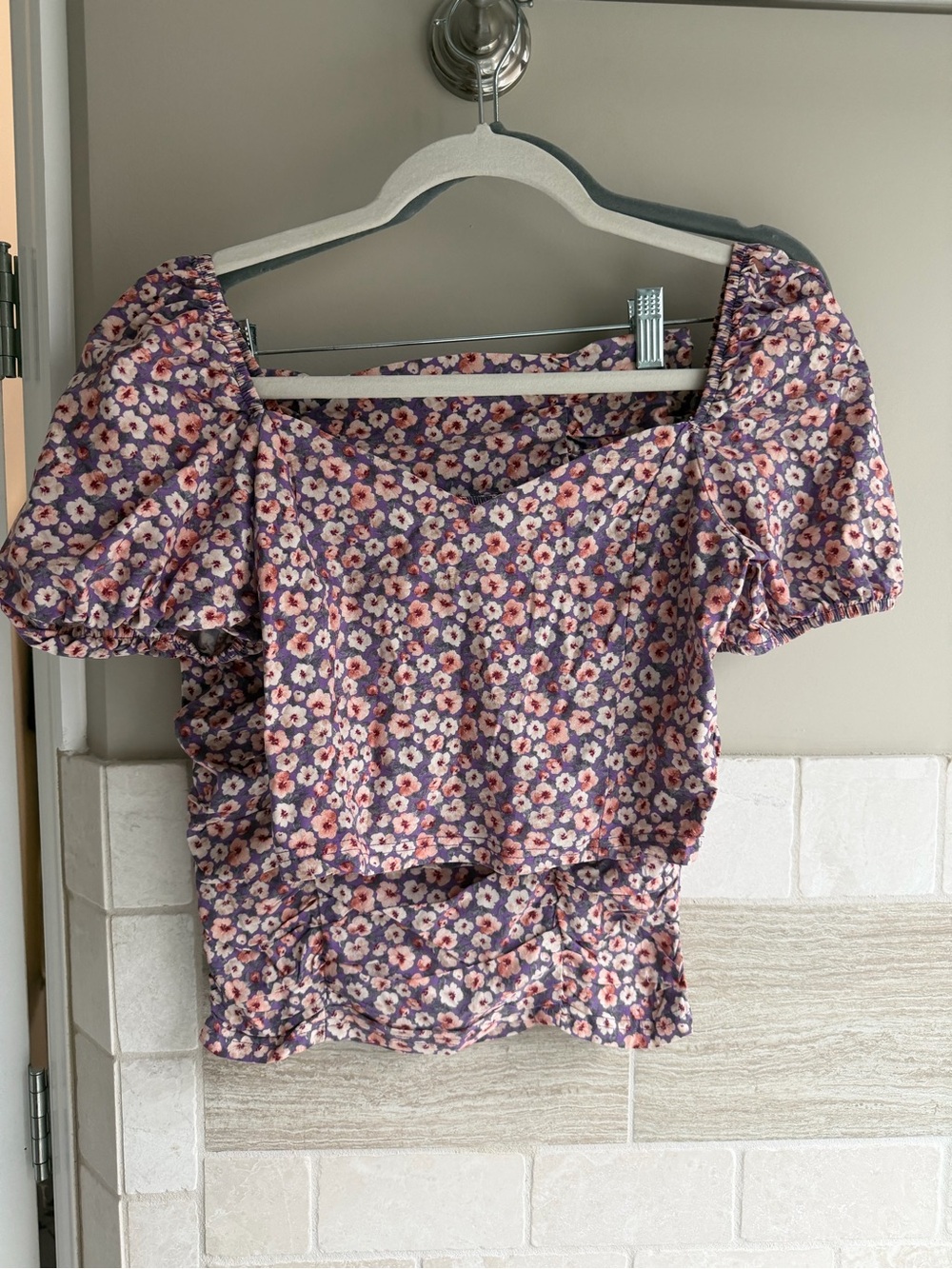 Floral Puff-Sleeve Square Neck Top in Purple